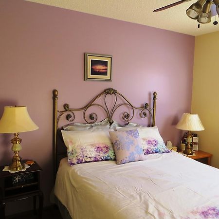 Wild Rose Bed & Breakfast Saskatoon Bagian luar foto