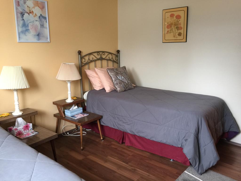 Wild Rose Bed & Breakfast Saskatoon Ruang foto
