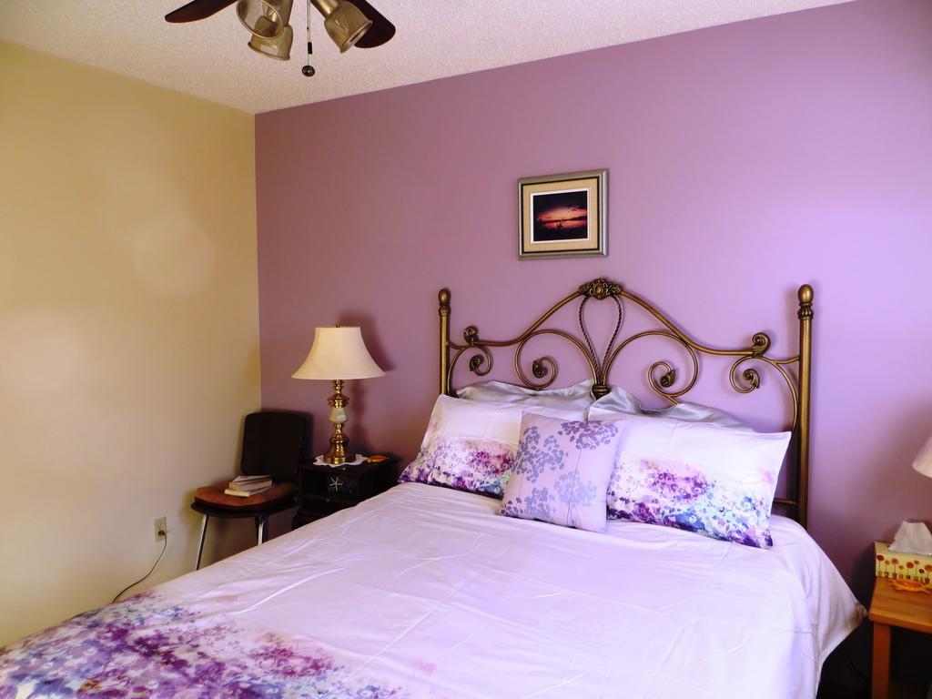 Wild Rose Bed & Breakfast Saskatoon Bagian luar foto