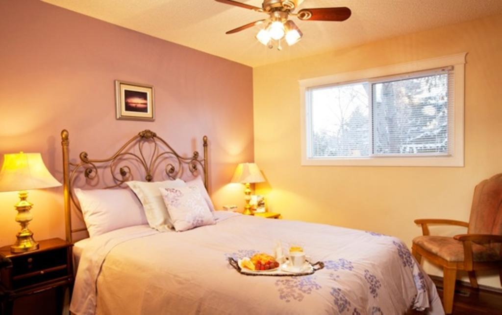 Wild Rose Bed & Breakfast Saskatoon Ruang foto