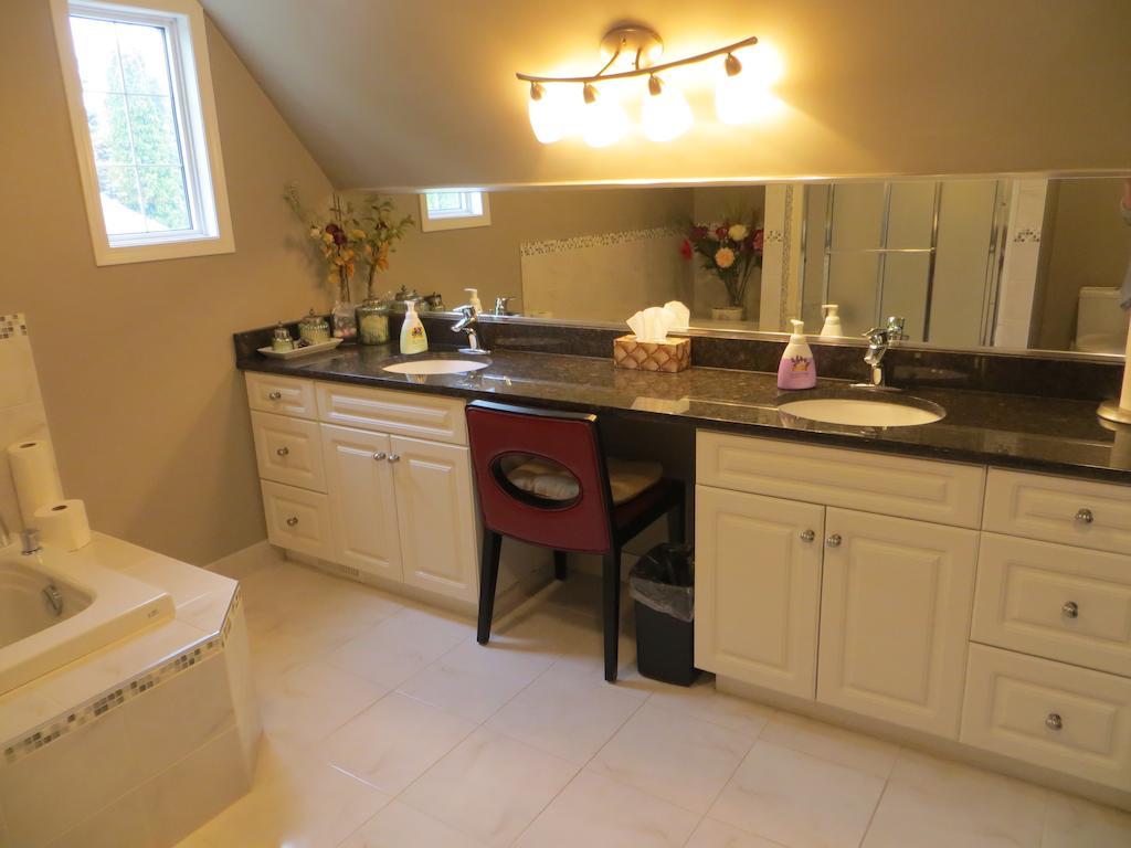 Wild Rose Bed & Breakfast Saskatoon Ruang foto